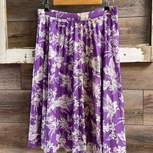 Lavender Pleated Full Womens Skirt Midi Floral Lavender White Size Small Vintage